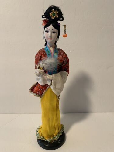      винтажная китайская кукла. Credit: eBay