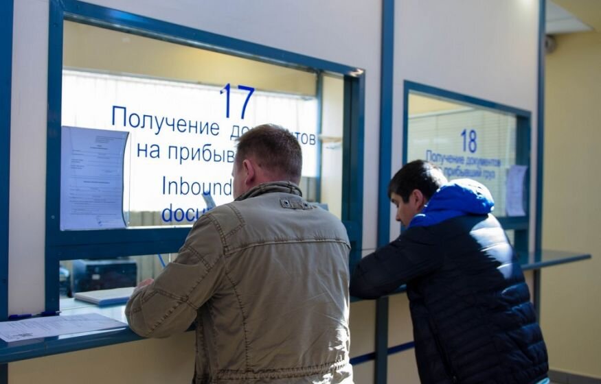    Депутатов и сенатор обяжут уведомлять ФСБ о поездках за границу