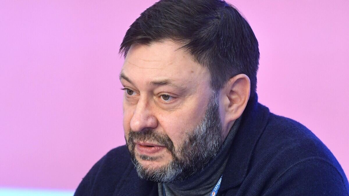    Кирилл Вышинский во время пресс-конференции на тему: "Команда Зеленского объявляет охоту на ведьм" © РИА Новости / Владимир Трефилов