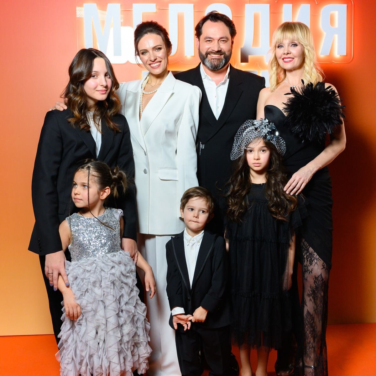 ильдар абдразаков с женой и детьми, шоу моя мелодия 24 марта 2023г, яндекс картинки, смотрим ру