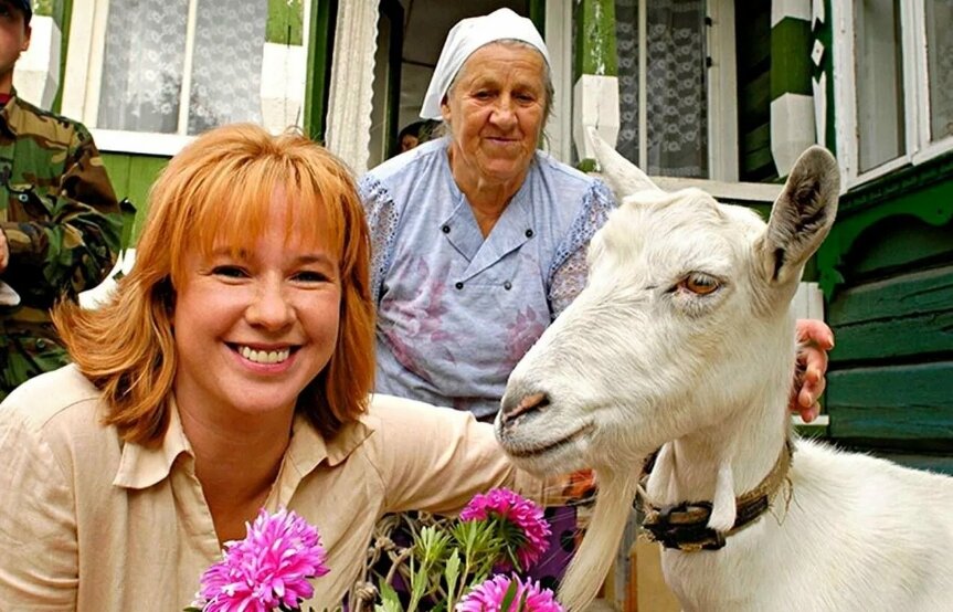 В начале 00-х критики называли актрису уникальным самородком и красавицей с удивительными рыжими волосами. 