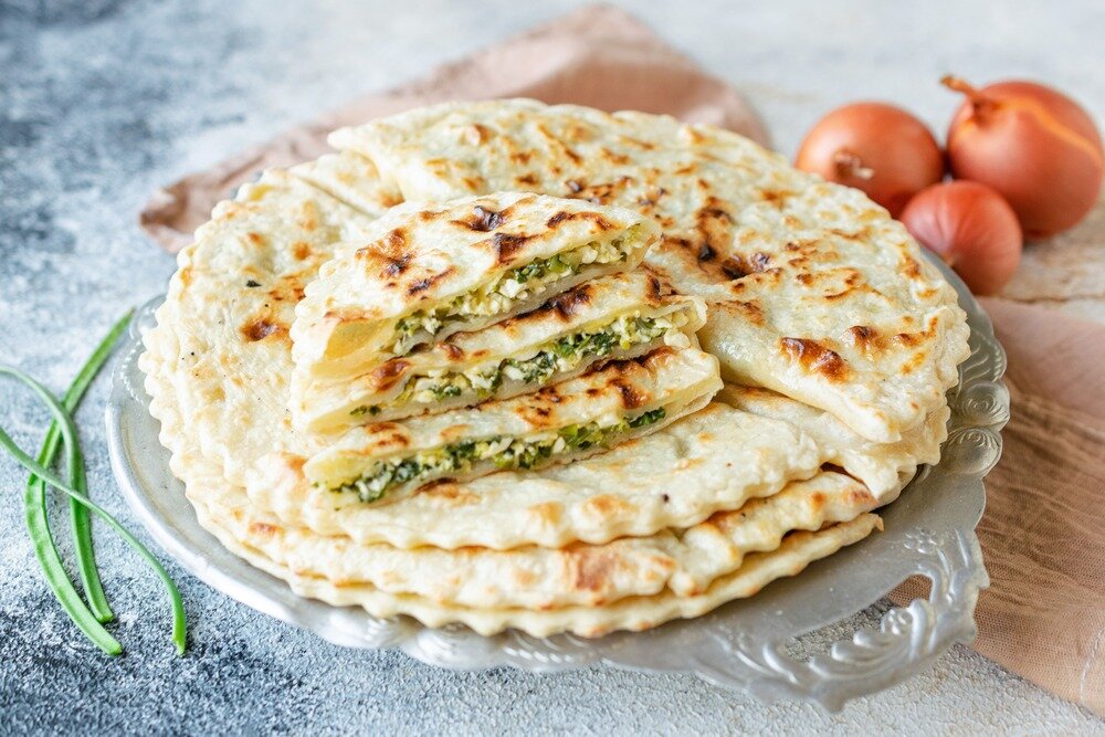 дагестанское чуду с творогом. афарар лезгинская с зеленью. рецепт чуду с сыром и зеленью. осетинский пирог с творогом и зеленью. чуду с сыром и зеленью.