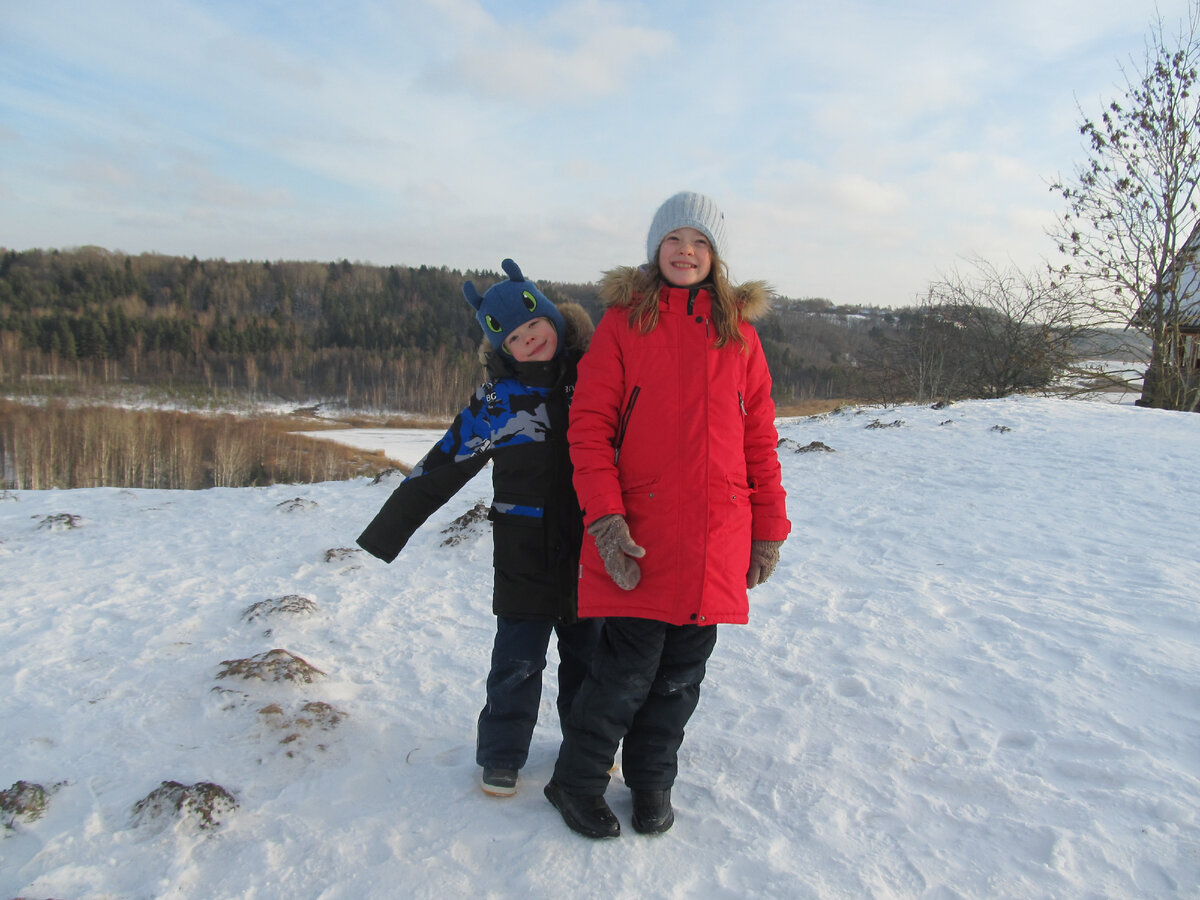 Комплекс «Malskaya Dolina» является обустроенной для активного отдыха и спорта территорией в живописном районе Псковской области. Каждый год сюда приезжают любители горных лыж и сноуборда. А также те, кто просто хочет отдохнуть на природе и провести досуг с пользой для организма на свежем воздухе. Источник: https://skipedia.ru/resorts/north-west/malskaya-dolina.html