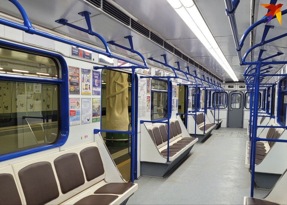     Узнали о вакансиях, предложения о которых можно встретить среди объявлений в вагонах минского метро. Фото: носит иллюстративный характер, читатель «КП».
