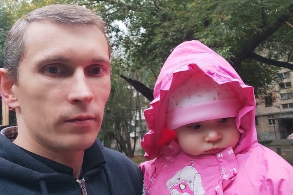     После смерти жены Дмитрий Киселев остался один с новорожденной дочерью и трехлетним сынишкой.  Личный архив героя публикации
