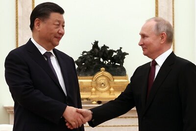    Президент РФ Владимир Путин и председатель Китайской Народной Республики (КНР) Си Цзиньпин (слева) во время встречи. ©Сергей Карпухин РИА Новости