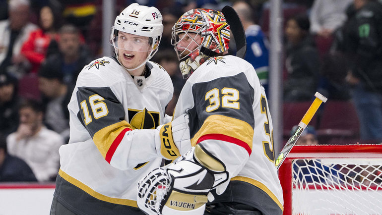    Павел Дорофеев (слева) и Джонатан Куик. USA Today Sports