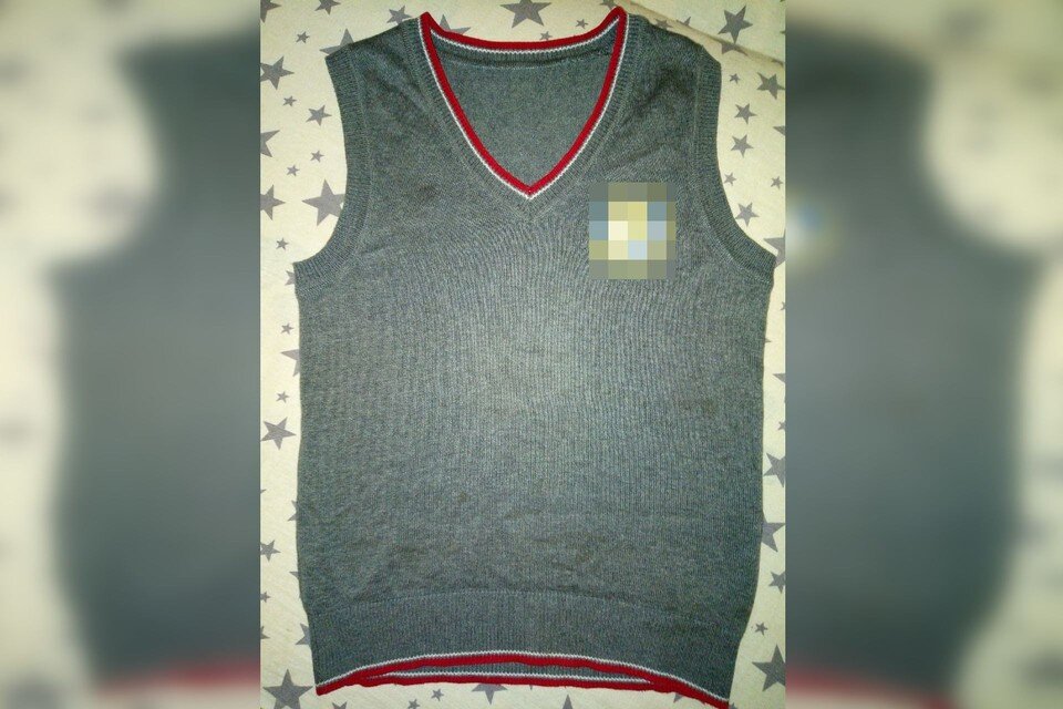     За такую жилетку родители платили 2000 рублей. Фото: предоставлено героиней публикации.