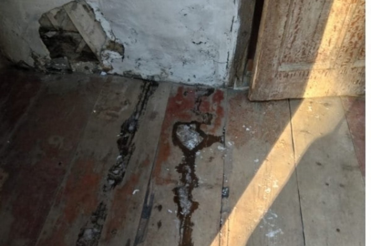    В Томске жильцы аварийного дома на Олега Кошевого требуют расселения