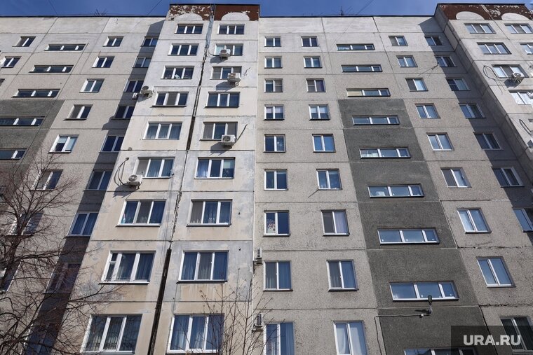    Соседи не замечали странностей за семьей екатеринбурженки, убившей детей