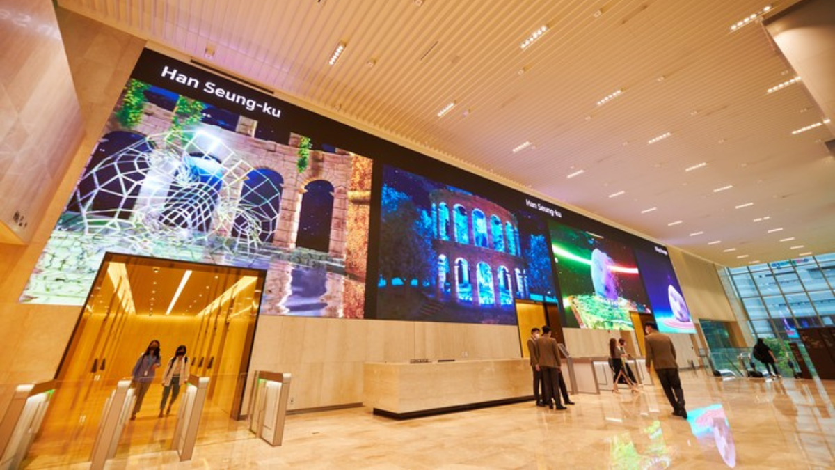 «Необычный адвокат У Ён У»: в вестибюле есть стулья, на которых Ёнву ждал Чунхо, вы можете почувствовать себя как в дораме