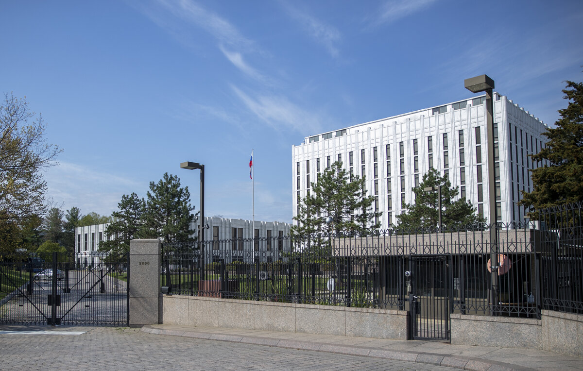    Посольство РФ в США  EPA-EFE/SHAWN THEW