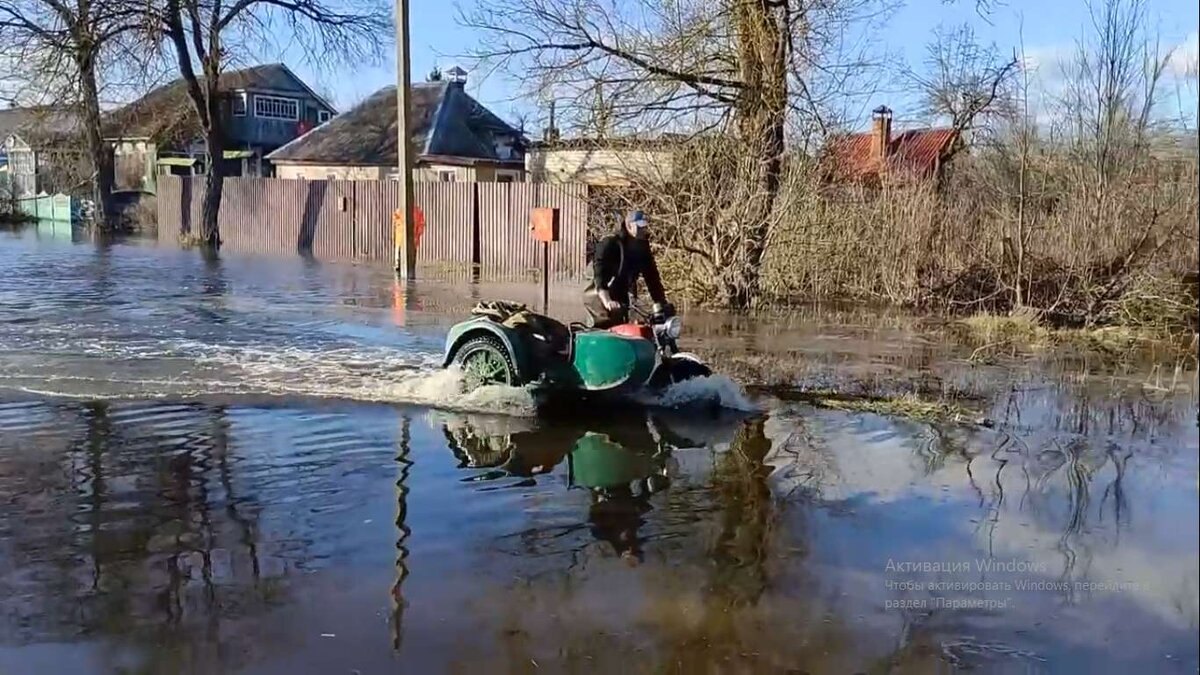 Плывут все: показали жизнь «утопленников» из ушедшего под воду пригорода  Брянска поселка Радица-Крыловка | Брянский Ворчун | Дзен