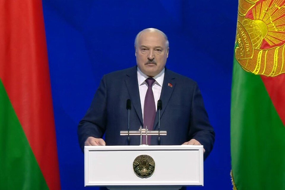     Александр Лукашенко дал свой прогноз по ситуации в Украине. Фото: стоп-кадр видеотрансляции выступления с посланием к народу и парламенту