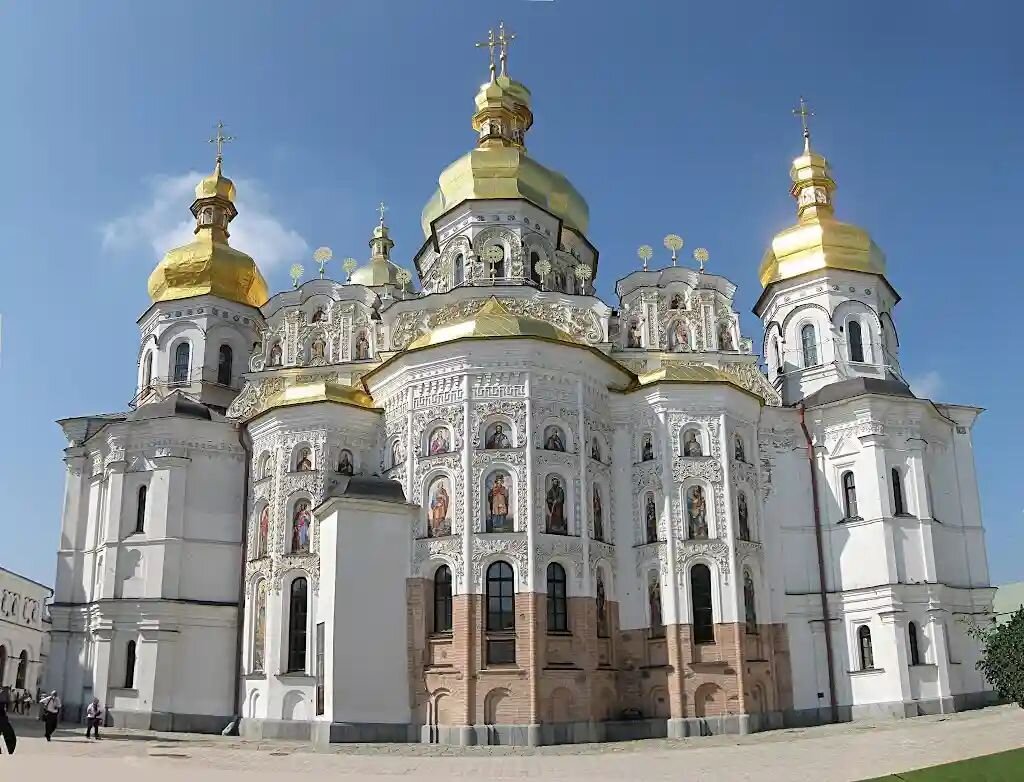 Киево-Печерская Лавра Киев. Церковь Киево-Печерской Лавры в Киеве. Свято Успенская Киево Печерская Лавра. Храмы Киево - Печерской Лавры.