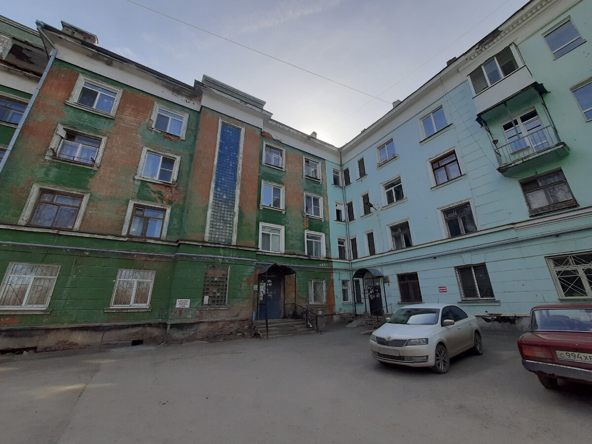 Сходили с внучкой в гости к Коляну из \"Реальных пацанов\". Дом грузчика ...