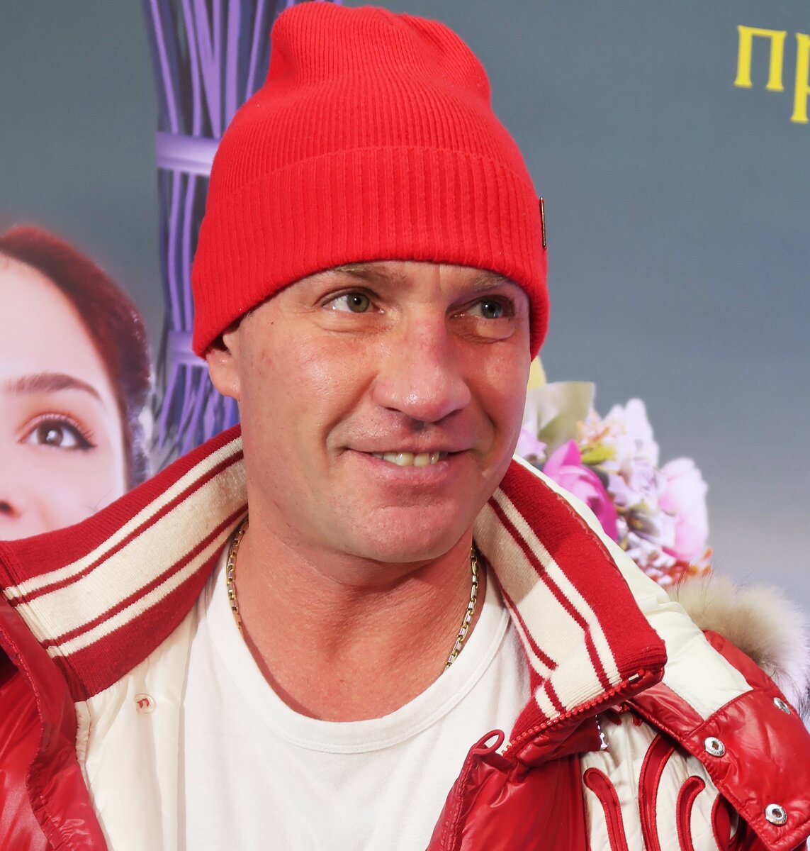    Роман Костомаров начал общаться с друзьямиФото Сергея Черных