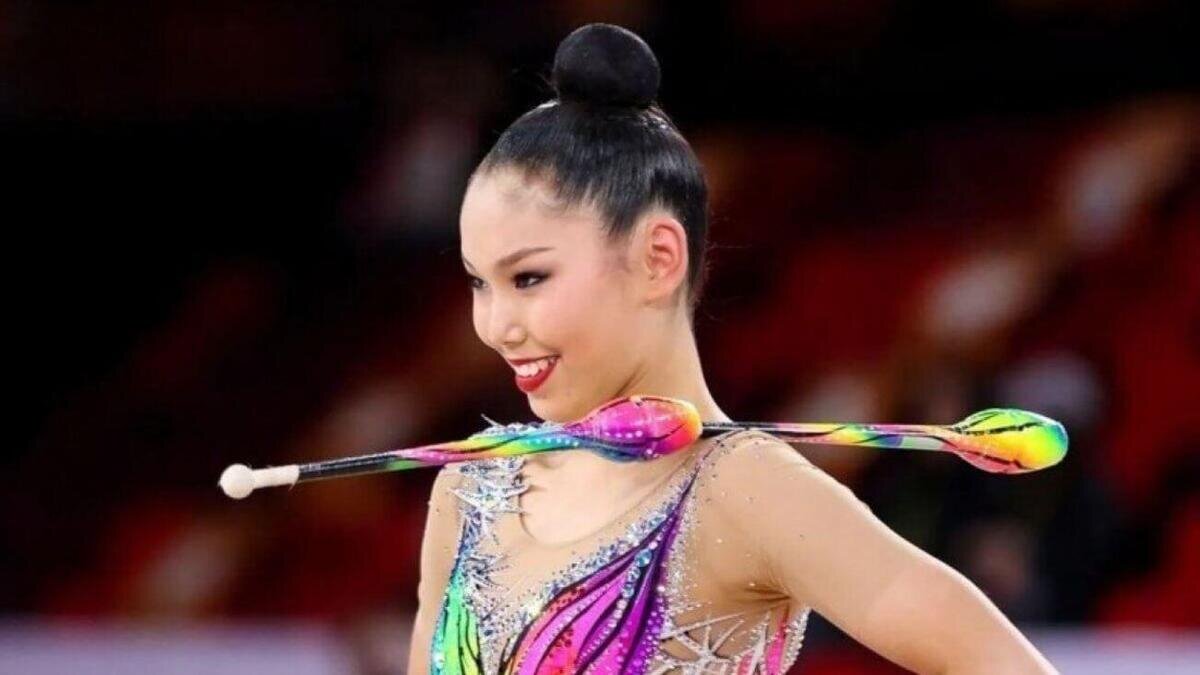    Эльжана Таниева ұршықпен жаттығуда:olympic.kz