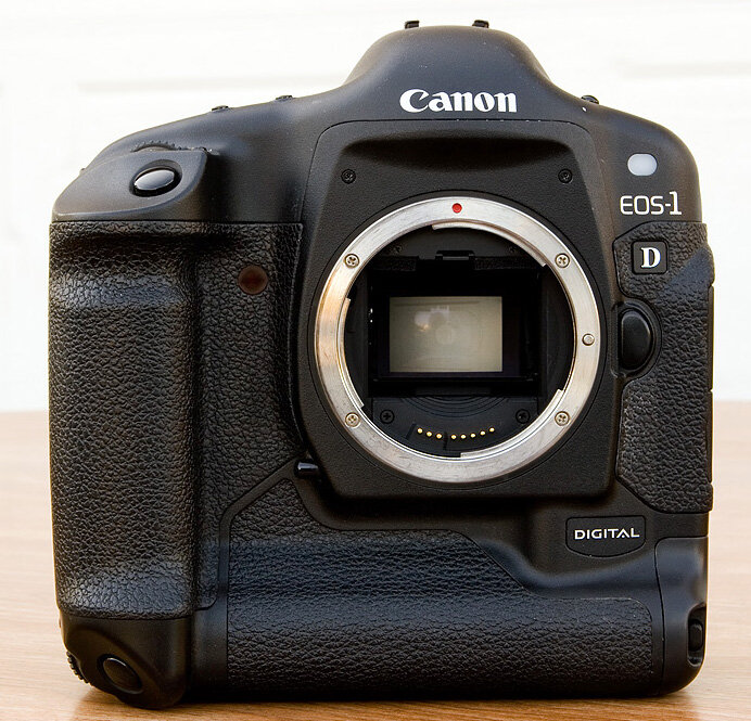 Внешний вид Canon EOS-1D. Фото из сети. 
