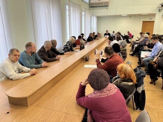     Встреча с жителями. Фото: saratov.mk.ru "МК в Саратове"