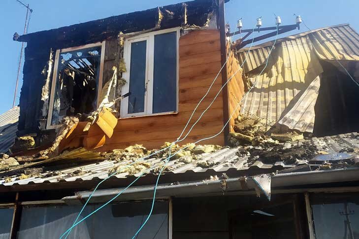 Пожар был вовремя обнаружен. Фото Ольги К. из сообщества «Моя Первомайка».📷
