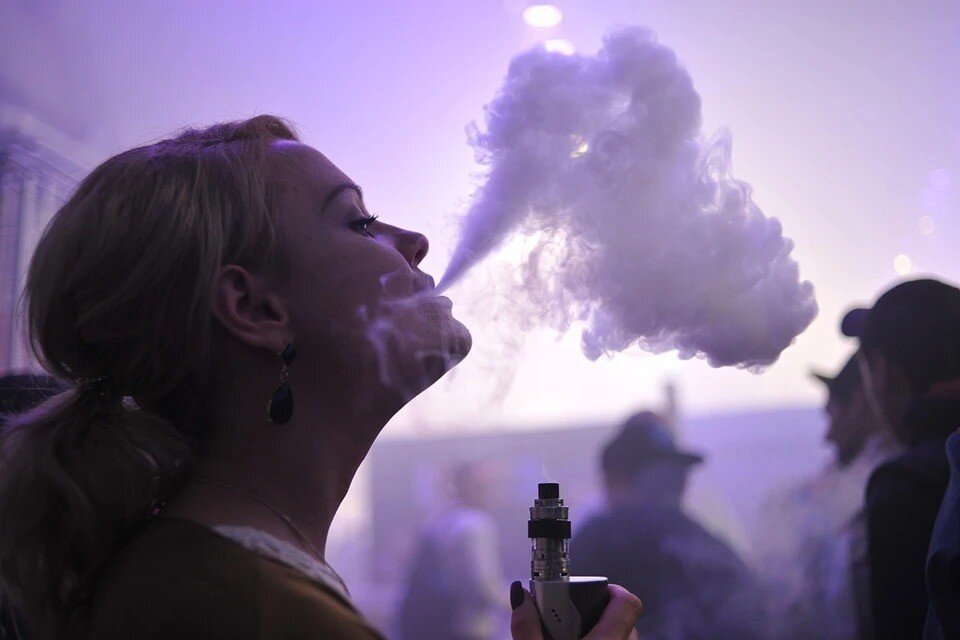     Госдума может принять закон о полном запрете вейпов для несовершеннолетних 11 апреля Виктор Гусейнов