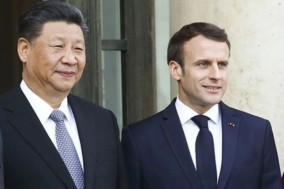     Си Цзиньпин и Макрон провели встречу в Пекине  GLOBAL LOOK PRESS