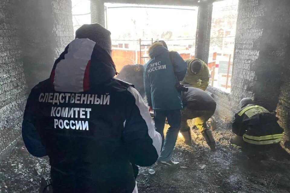     Пожары в жилых домах происходят, чаще всего, из-за неосторожного обращения с огнем.