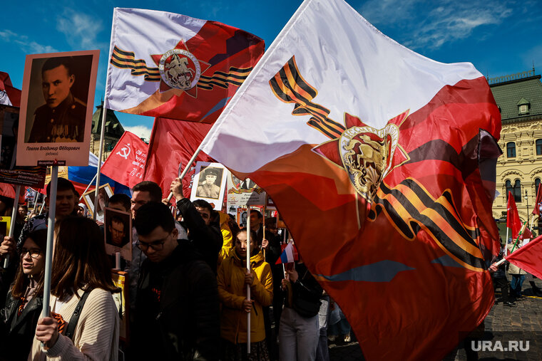    Колонны начнут собираться в 9:00, а выдвинутся в 11:00
