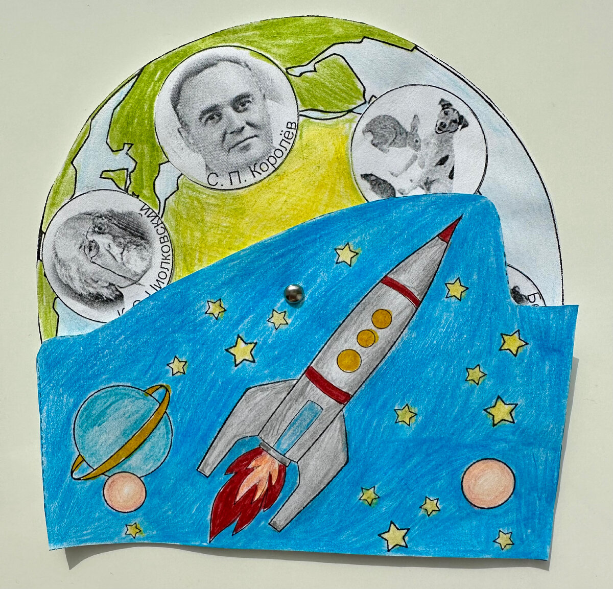Интересные поделки для школы и садика на день Космонавтики