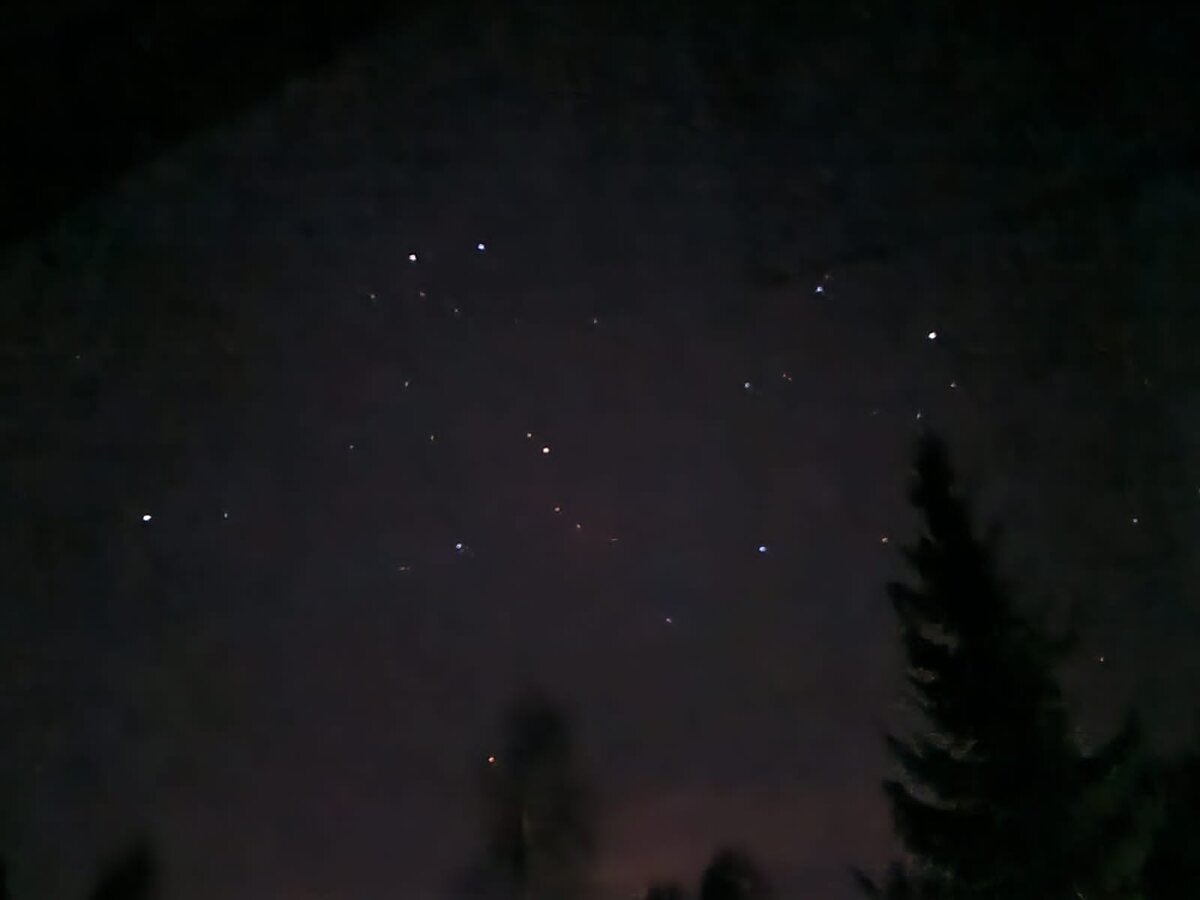 Фото автора. Звездное апрельское небо на даче.