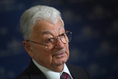    Академик РАН Юрий Оганесян во время научной сессии общего собрания членов РАН "Периодическая таблица элементов - универсальный язык естествознания". ©Кирилл Каллиников РИА Новости