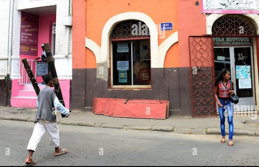 2. Российская улица.