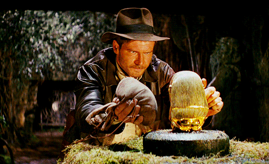 Индиана Джонс, чтобы вы прочувствовали момент