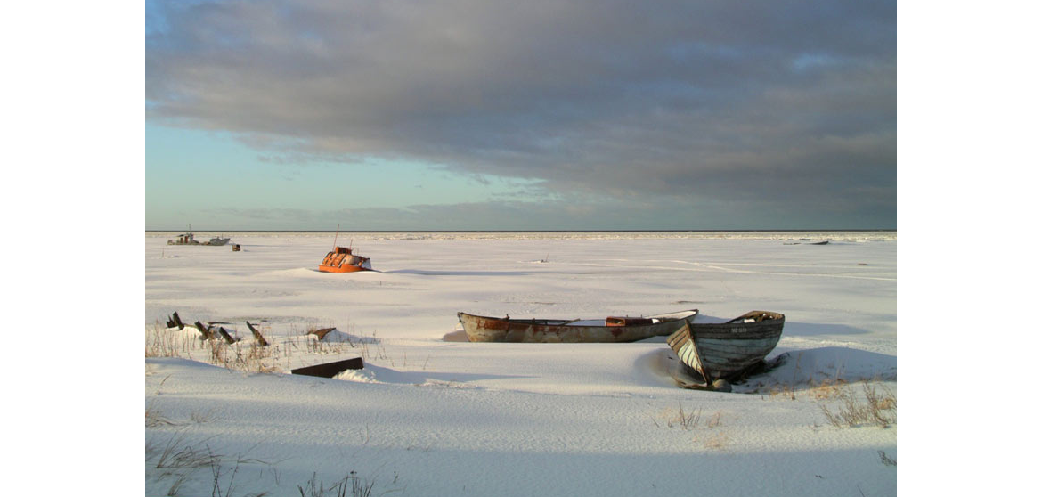 Ладога промерзает в самые сильные морозы на глубину до 70-90 см