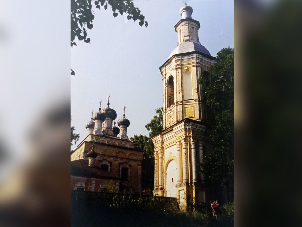 Июль 2001. Успенская церковь в Никола Рожке