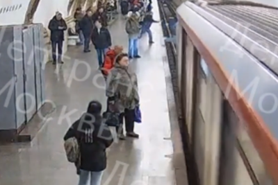    Мужчина столкнул человека под поезд © Telegram-канал «Дептранс. Оперативно»