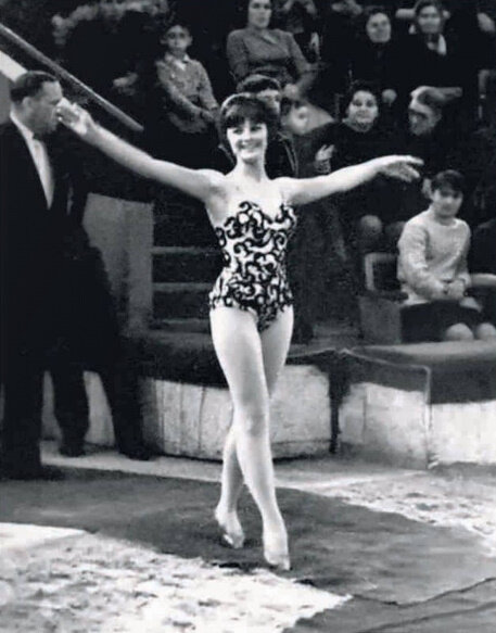 Наталья Варлей на арене цирка, 1967 год