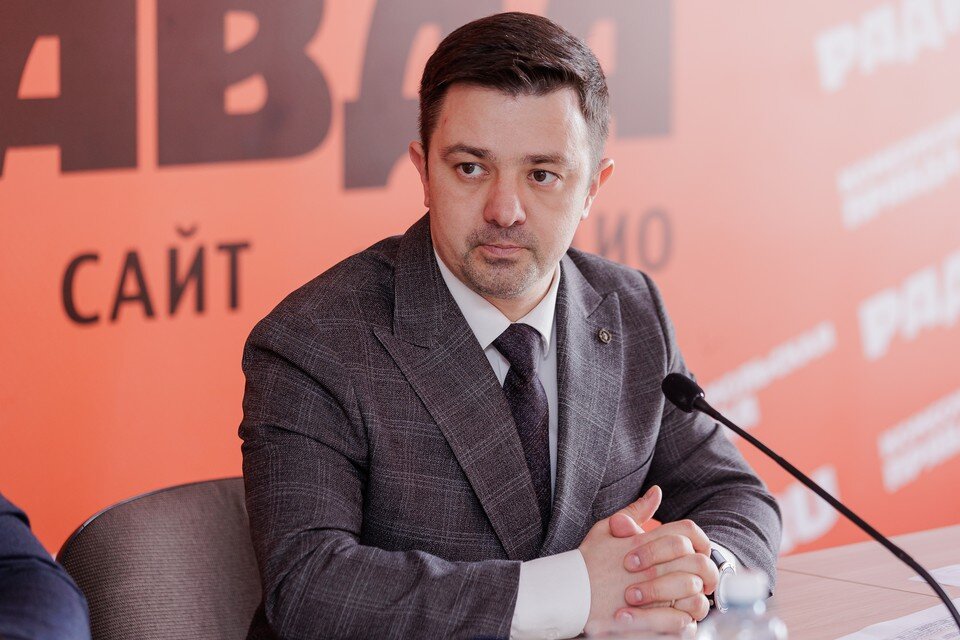     Виктор Тихоненко объяснил, почему квитанции приходят с долгом. Валерий ЗВОНАРЕВ