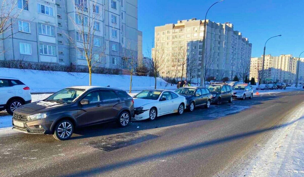 В Минске из-за Солнца столкнулись сразу 5 автомобилей — Фото | Telegraf -  Новости | Дзен