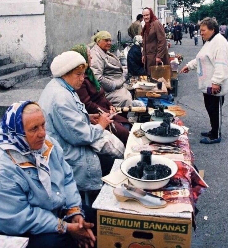 Турция 90 х. Рынок в 90-е годы. Старушка на рынке.