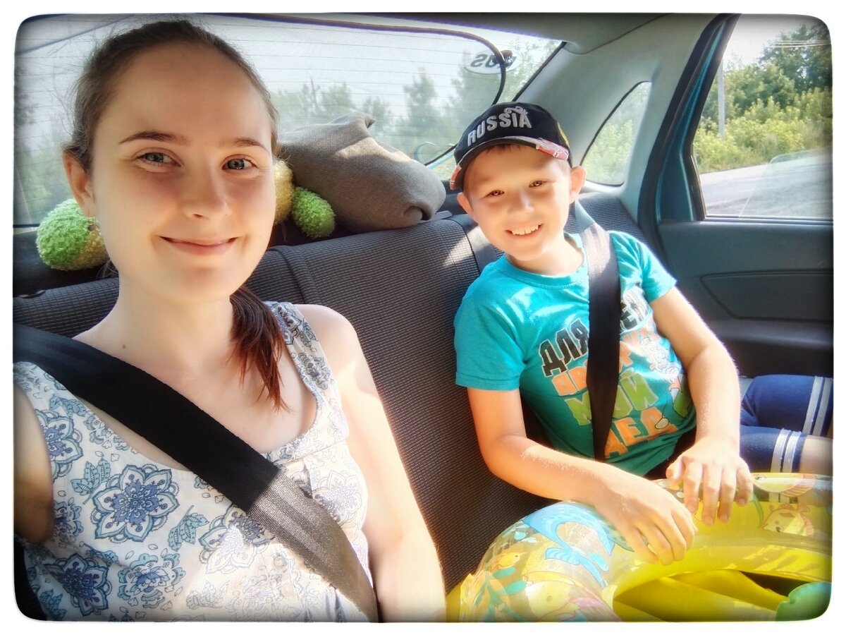 Ты просто начинаешь замечать, что вокруг находятся только те люди, которые полностью совпадают с тобой. 