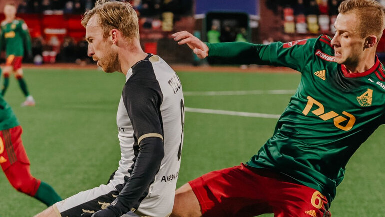    «Акрон» — «Локомотив». Дмитрий Баринов (справа).ФК «Акрон»