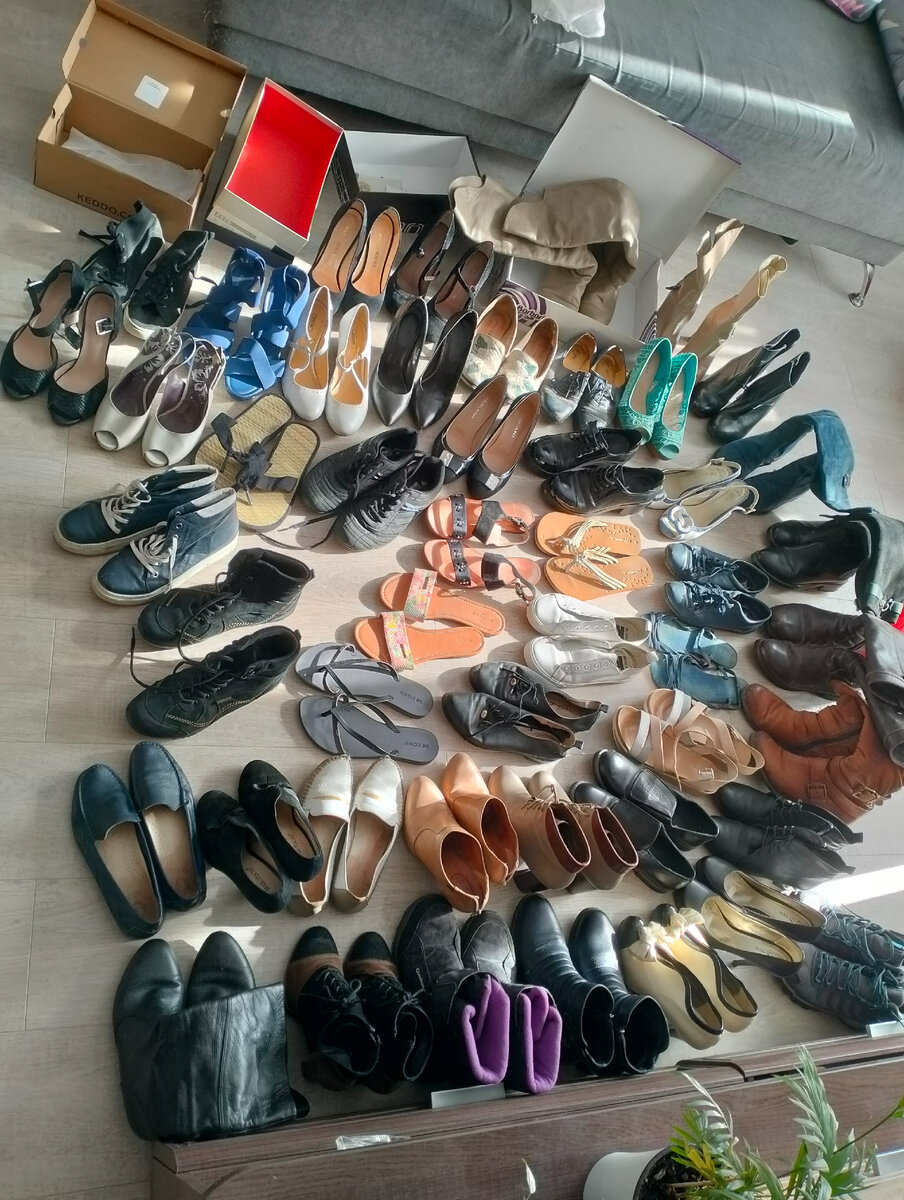 Вот так. Плюс ещё обувь дочери) Но её не так много