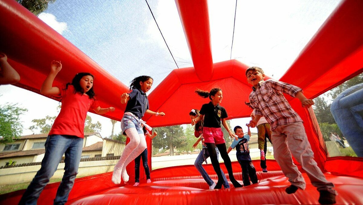     В Ставрополе есть огромное количество мест, где можно отметить день рождения ребенка. NewsTracker подготовил материал о том, как ярко и незабываемо отпраздновать это событие.