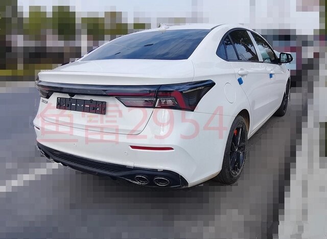 На фото из соцсети: седан Omoda на базе Chery Arrizo 5 GT