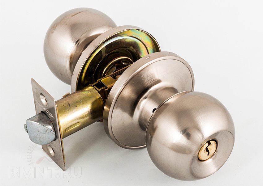 Ручка кноб с ключом. 