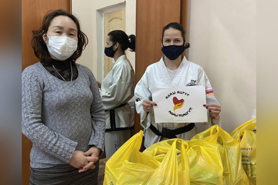     Анна Сокол собрала в социальных сетях около 200 женщин из Бурятии. Фото: волонтеры "Мамы могут. Мамы помогут".