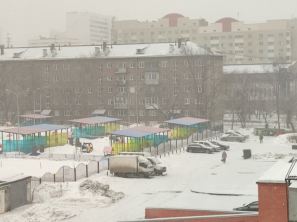     Снегопады ожидаются и в понедельник. Татьяна СОЛОВОВА