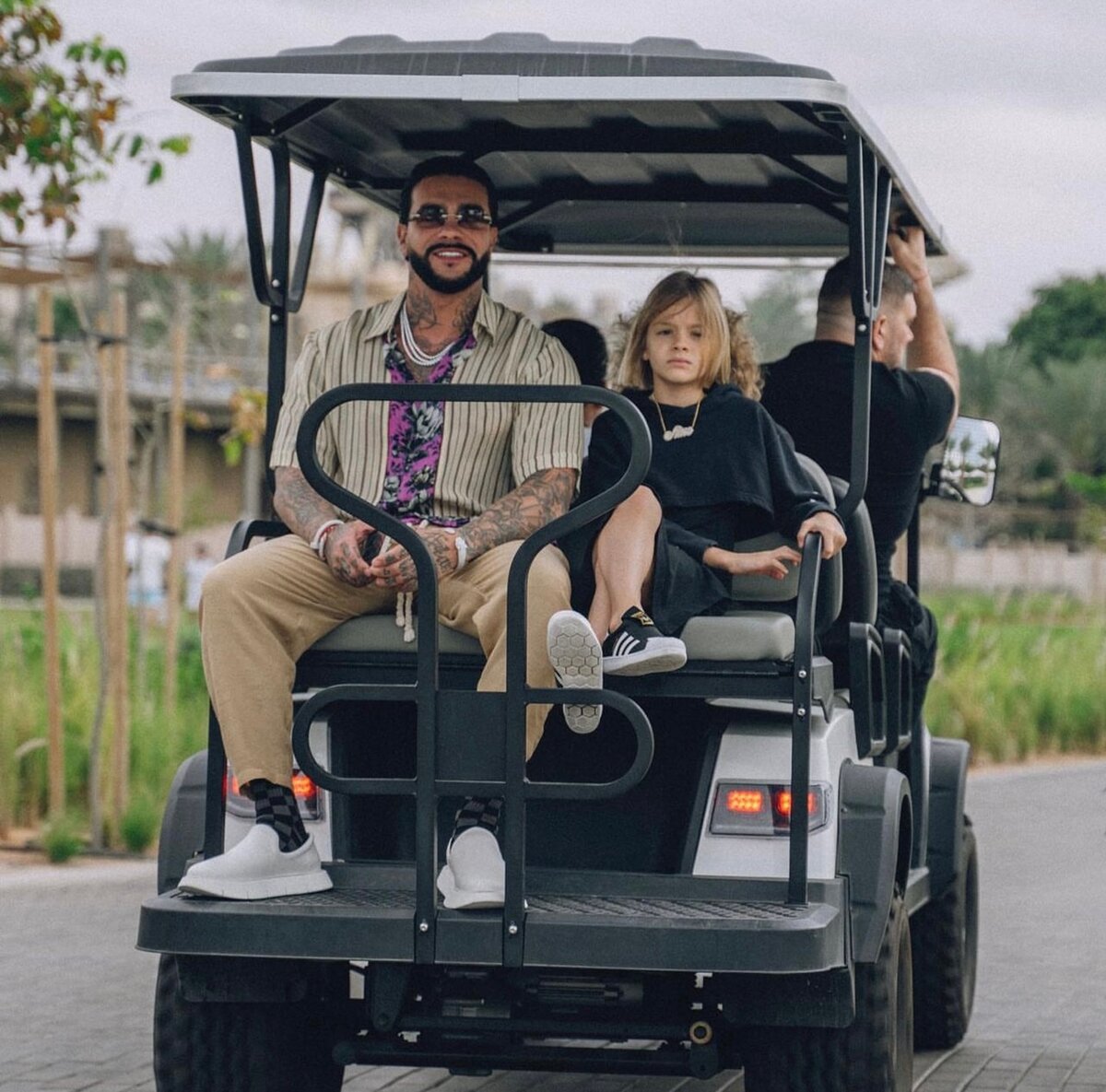    Тимати с дочерью Алисой в Дубае Фото: Инстаграм (запрещен в РФ) @timatiofficial